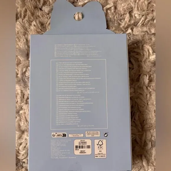 Bridgerton Makeup Brushes, Eyelash Curler, Tweezer & Compact Mirror Beauty Set - Picture 3 of 5